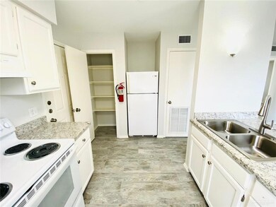 1006 W Kelly Ave unit D, Pharr, TX 78577 - photo 7