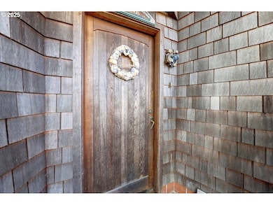 123 W 1st Ave, Cannon Beach, OR 97110 - photo 3
