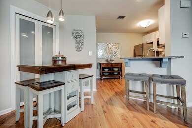 010_Breakfast Nook