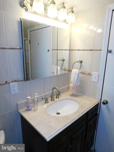 200 Bryan Ave, Gaithersburg, MD 20877 - photo 3