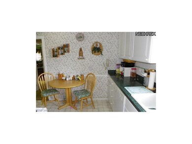 Another view of eat-in kitchen