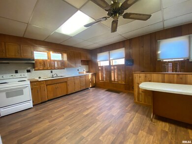 1105 W Ogara St, Harrisburg, IL 62946 - photo 7