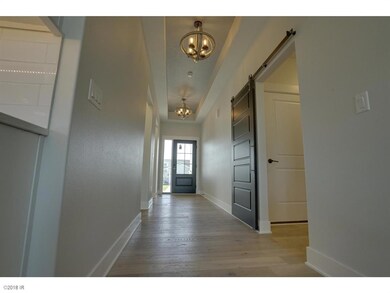 9627 Marnewood Dr, Johnston, IA 50131 - photo 2