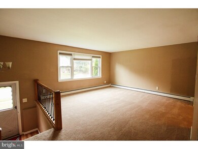 418 Camelot Dr, Brookhaven, PA 19015 - photo 5