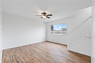 Living Room without virtual staging