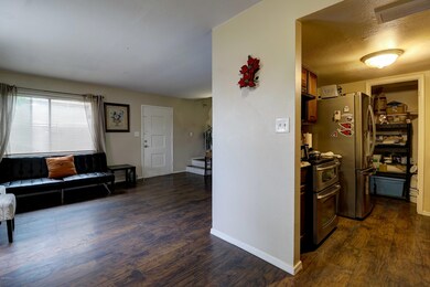 4267 N 68th Ln unit 504, Phoenix, AZ 85033 - photo 6