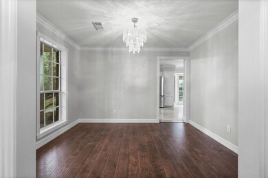 8 W Lake Forest Ct, Conroe, TX 77384 - photo 6