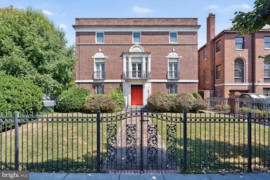 2539 Massachusetts Ave NW, Washington, DC 20008 - photo 4