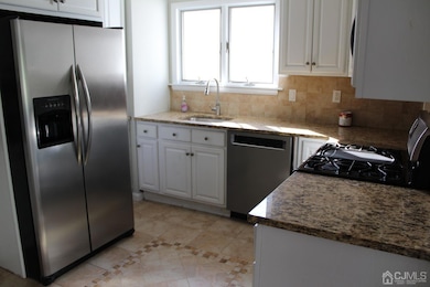 8 Maple Rd, Iselin, NJ 08830 - photo 4