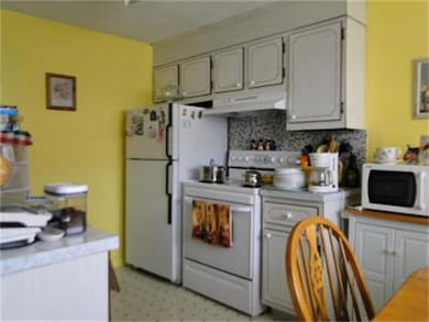 7 Austin Ct unit A, Saugus, MA 01906 - photo 2