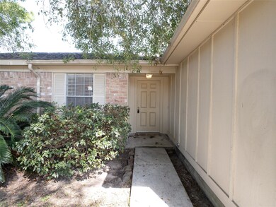 10706 Dusty Trail Dr, Houston, TX 77086 - photo 2