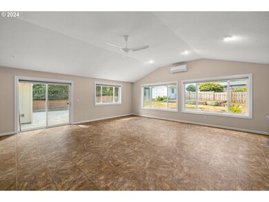 2160 19th St, West Linn, OR 97068 - photo 4