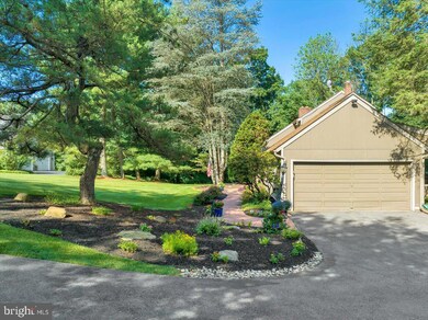 689 Mimosa Tree Ln, West Chester, PA 19380 - photo 3