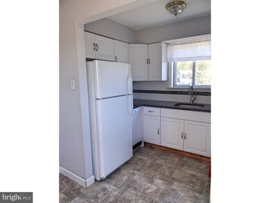 418 Cherokee Dr, Browns Mills, NJ 08015 - photo 2