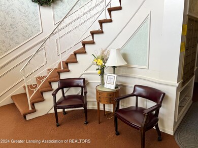 1740 Wellington Rd unit 211, Lansing, MI 48910 - photo 4