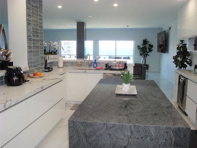 Leisure Towers unit PH B, Pompano Beach, FL 33062 - photo 6