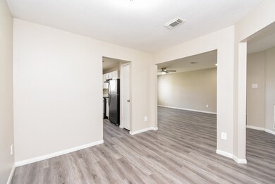 12727 Rockford Dr, Houston, TX 77048 - photo 4