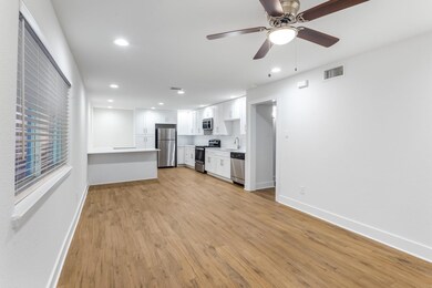 907 N Beacon St unit 202, Dallas, TX 75214 - photo 3