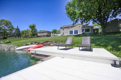 3829 Waycross Dr, Columbus, IN 47203 - photo 2