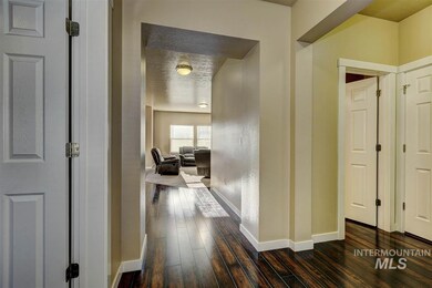 621 S Weston Creek Loop, Nampa, ID 83686 - photo 4