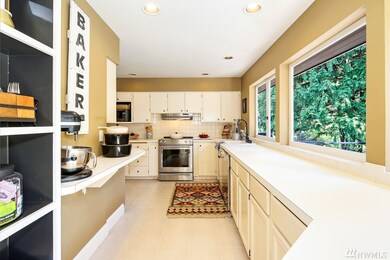 10520 Alan a Dale Place, Edmonds, WA 98020 - photo 7