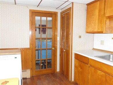 Mud room to kitchen