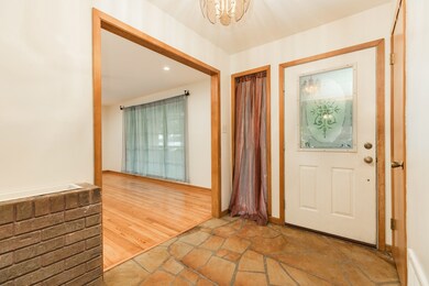 201 N Jane St, Alvin, TX 77511 - photo 4