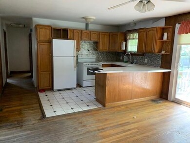 247 Paradis Ave, Woonsocket, RI 02895 - photo 5