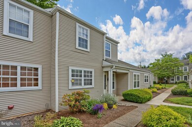 305 Barrington Ct, Palmyra, PA 17078 - photo 2