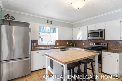 25-web-or-mls-245 N Jefferson St, Zeelan