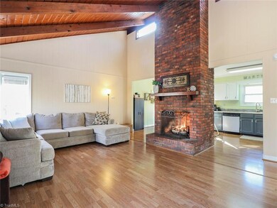 2501 Shelia Dr, Greensboro, NC 27406 - photo 5