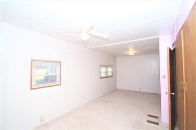 Extra large bedroom, can be easily converted into 