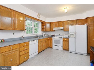 1028 Jessup Rd, West Deptford, NJ 08086 - photo 6