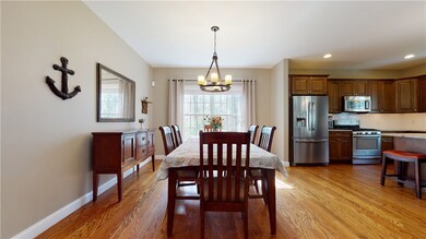 33 Crest Cir, Smithfield, RI 02917 - photo 4