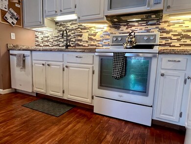 124 College St unit 2, South Hadley, MA 01075 - photo 4