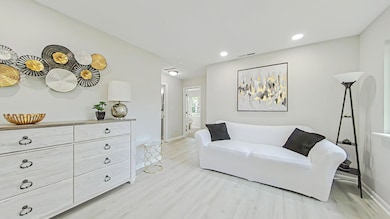 8-web-or-mls-8-Living Room (49)