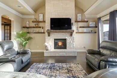 209 Martin Dr, Granbury, TX 76049 - photo 6