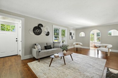 706 Allen St, Springfield, MA 01118 - photo 5