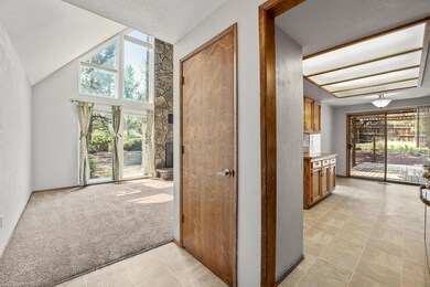 20554CambridgeCt-1