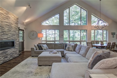 3916 Harless Rd, Eau Claire, WI 54701 - photo 5