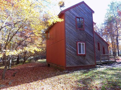 5854 Lower Deer Lake Ct, Emerald Lakes, PA 18334 - photo 3