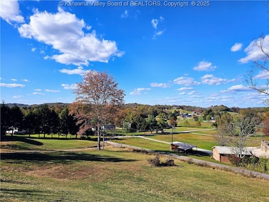 869 Belle Rd, Point Pleasant, WV 25550 - photo 4