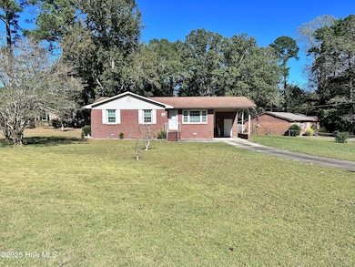 105 Woodlawn Dr, Jacksonville, NC 28546 - photo 4