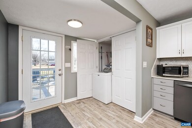 200 N Oak Ln, Waynesboro, VA 22980 - photo 7