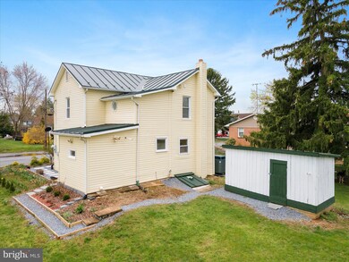 210 W 6th Ave, Ranson, WV 25438 - photo 4