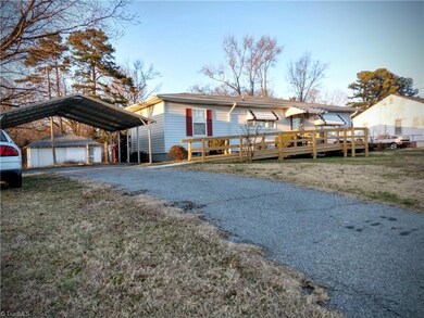 201 Brookdale Dr, High Point, NC 27263 - photo 4