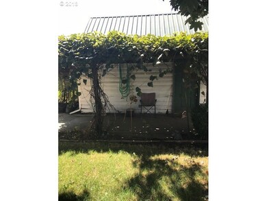 24 NW 10th St, Pendleton, OR 97801 - photo 2