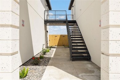 4600 Larkspur Ave unit 4, McAllen, TX 78501 - photo 2