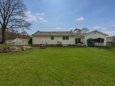 172 Cranston St, Woonsocket, RI 02895 - photo 5