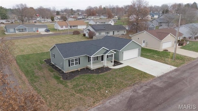 2315 Karen St, Vandalia, IL 62471 - photo 3